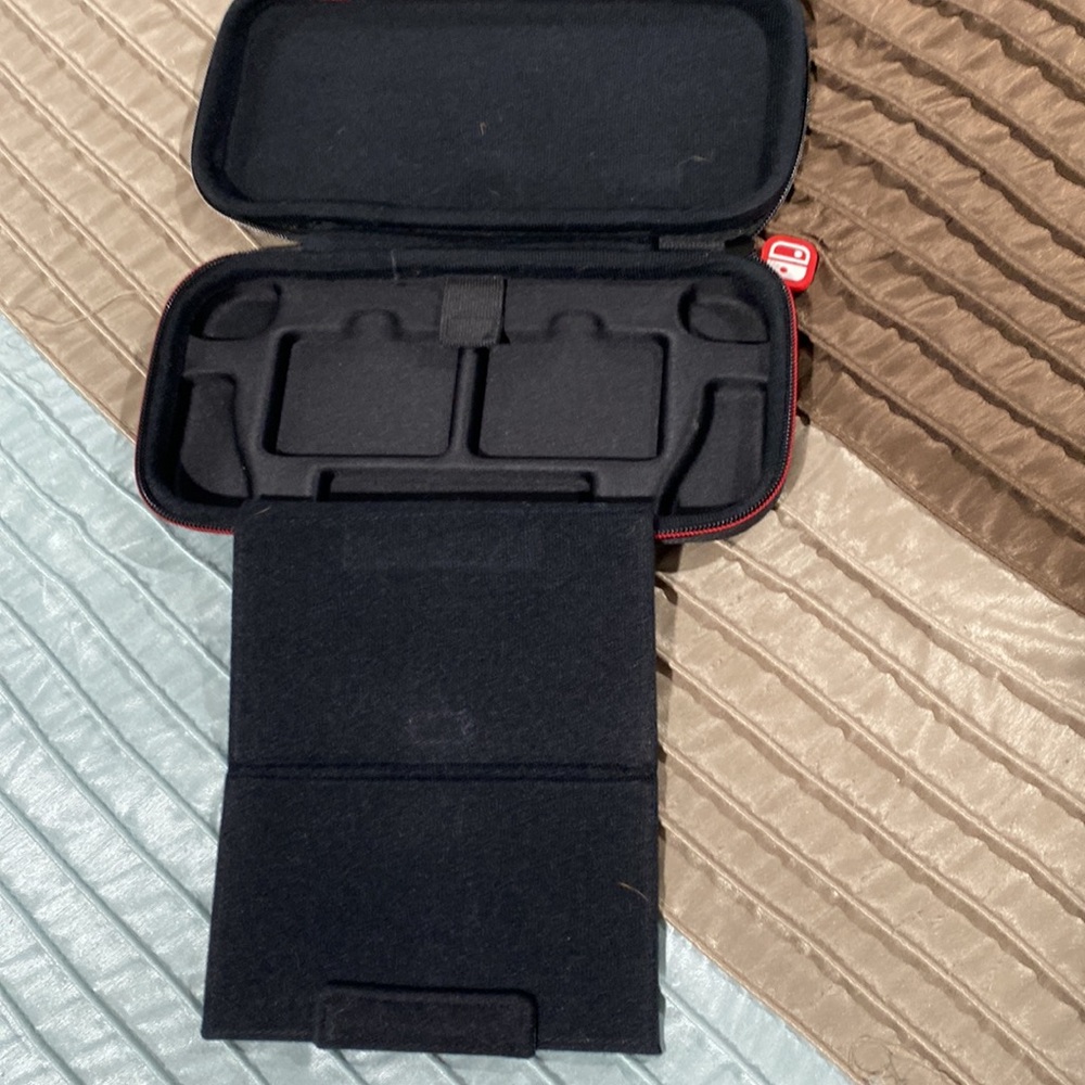 Nintendo switch case - Picture 3 of 3